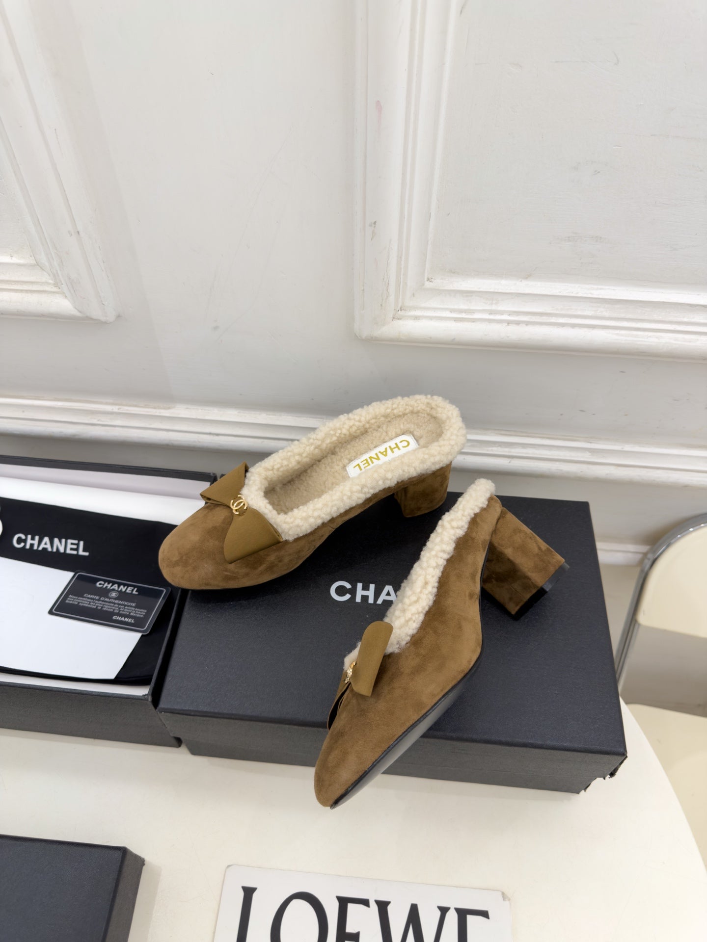 CC 26FW Shearling-Lined Bow Mules 6cm Suede Leather 164884