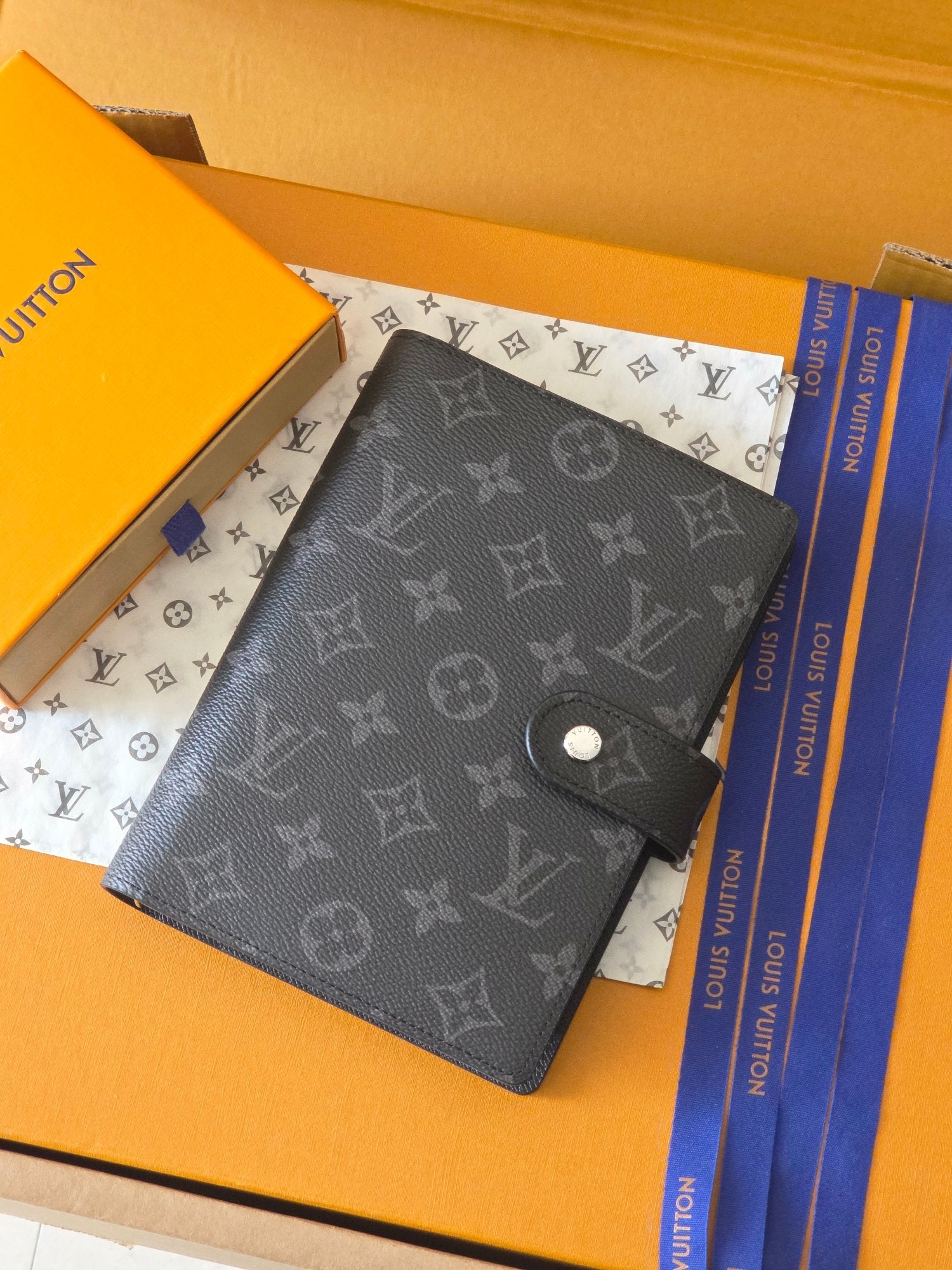 LV Medium Ring Agenda Cover Monogram Canvas