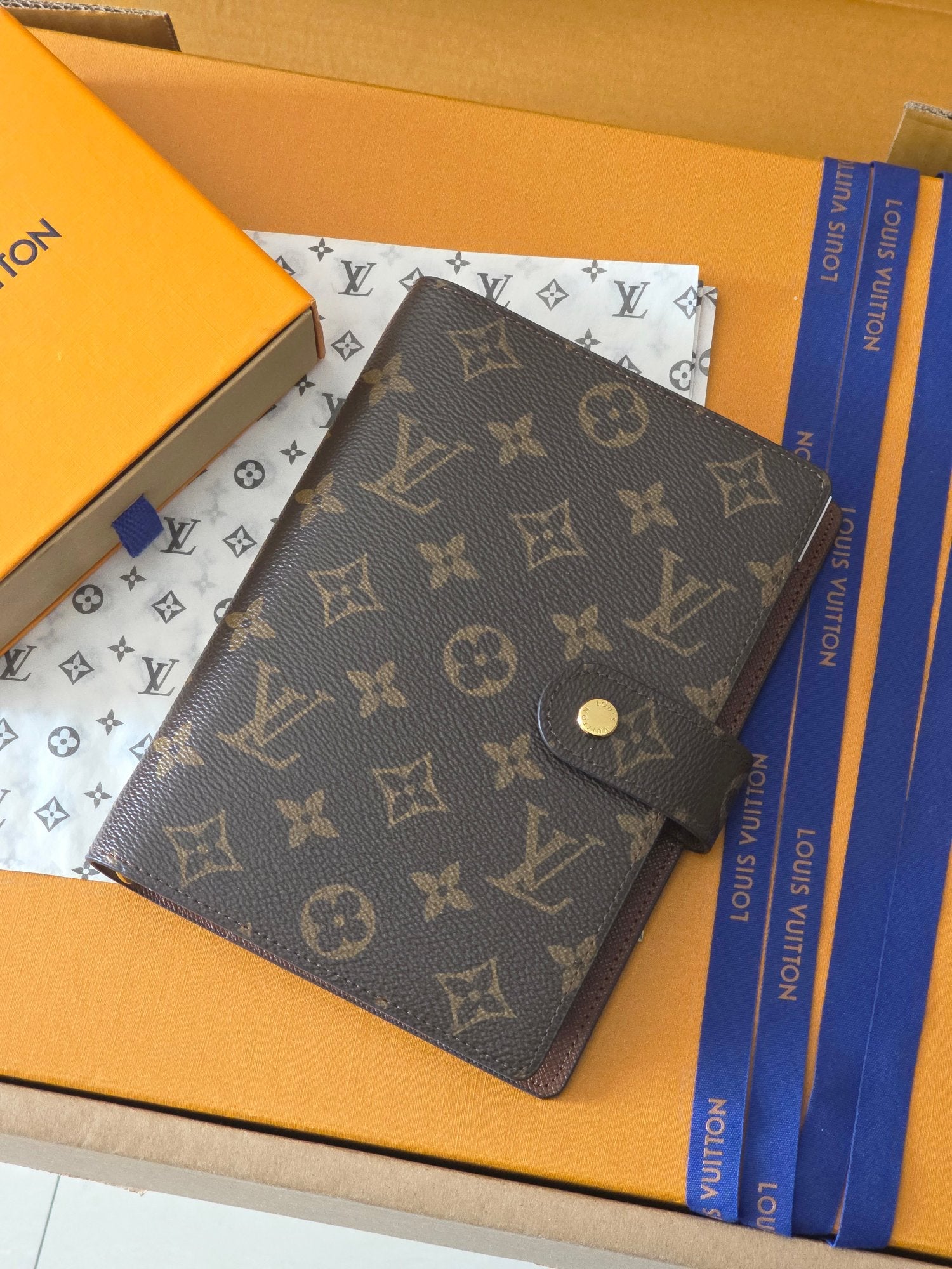 LV Medium Ring Agenda Cover Monogram Canvas