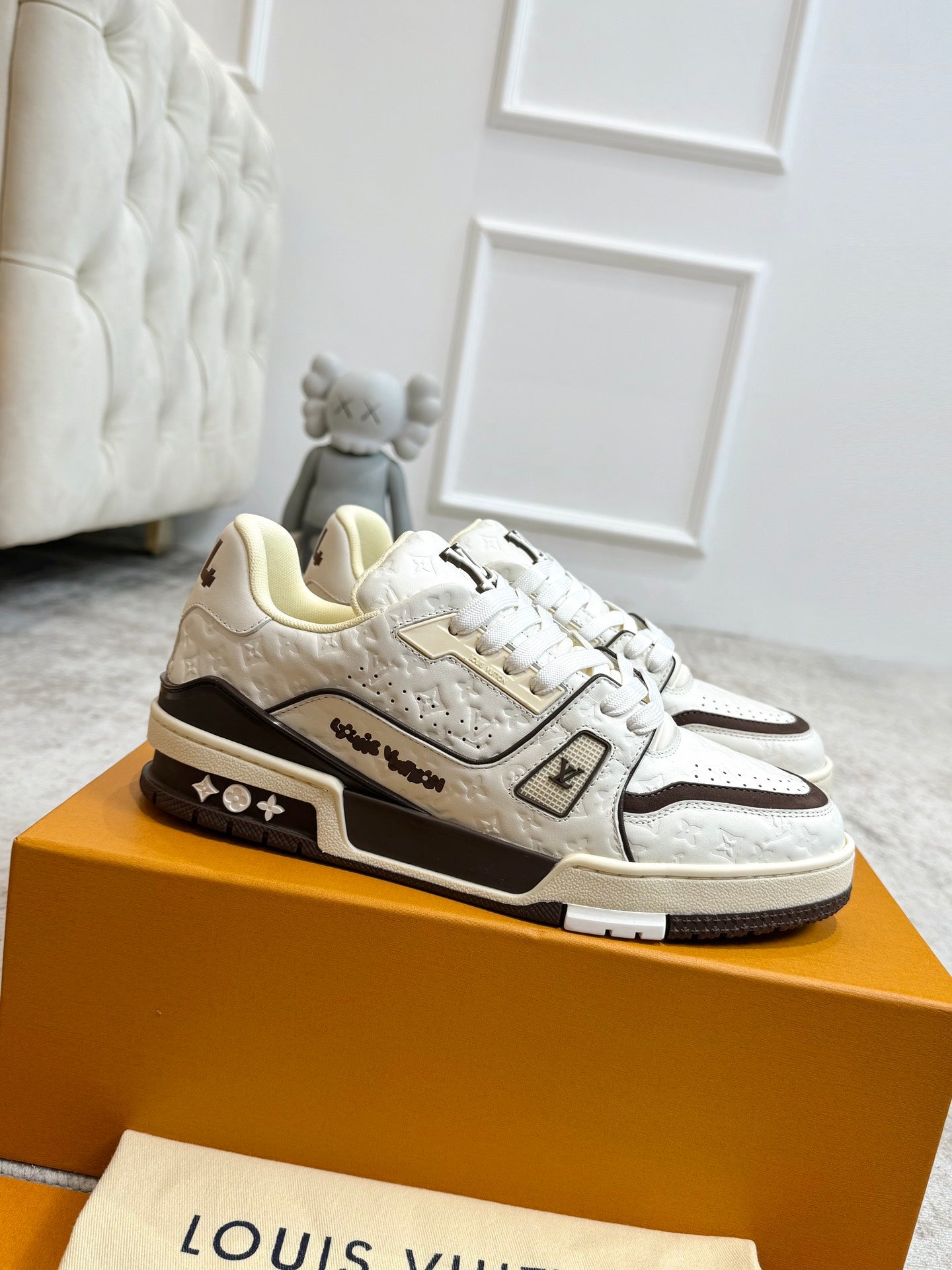 LV 26s Trainer Sneaker Monogram-embossed Calskin 988742
