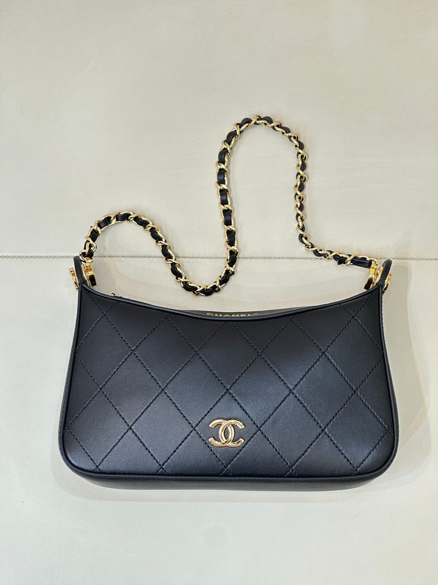 CC 26s Crescent Moon Armband Bag Grained Calfskin 996783