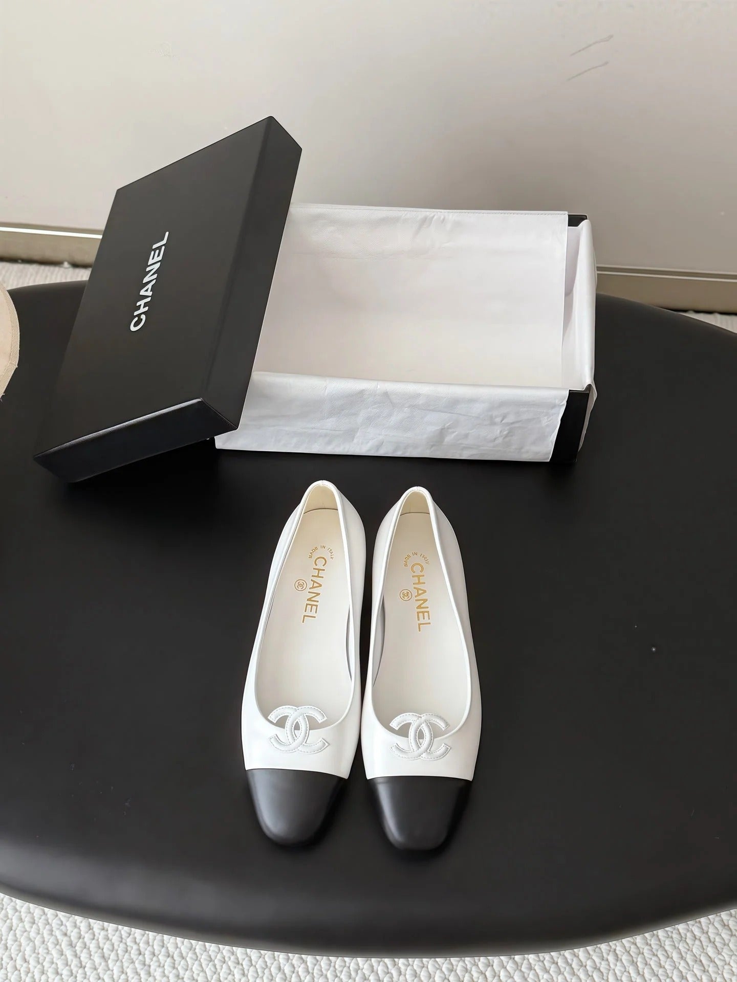 Chanel 2026 Ballet Flat Cowhide 913715