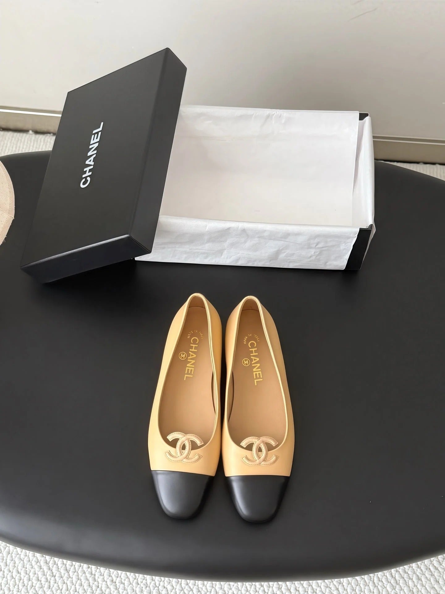 Chanel 2026 Ballet Flat Cowhide 913715