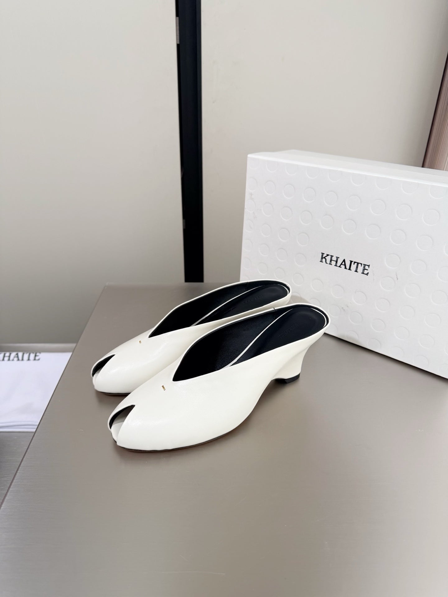 Khaite 26s Cloak Mules 7.5cm Leather 909449