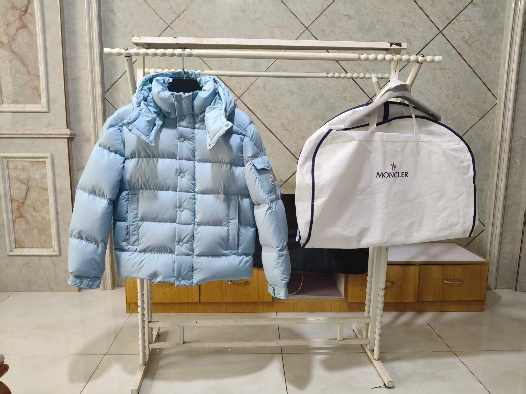 Moncler 26s Short Down Jacket 415313