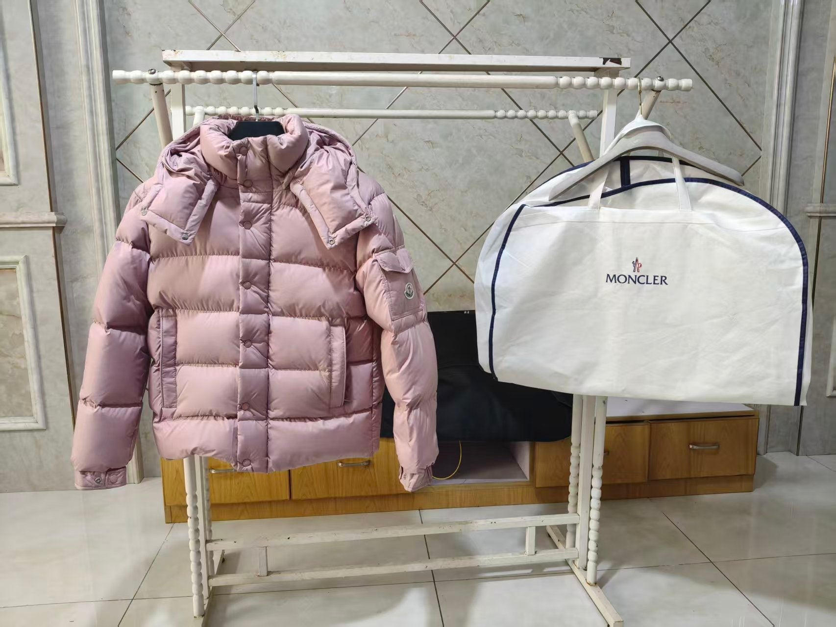 Moncler 26s Short Down Jacket 415313